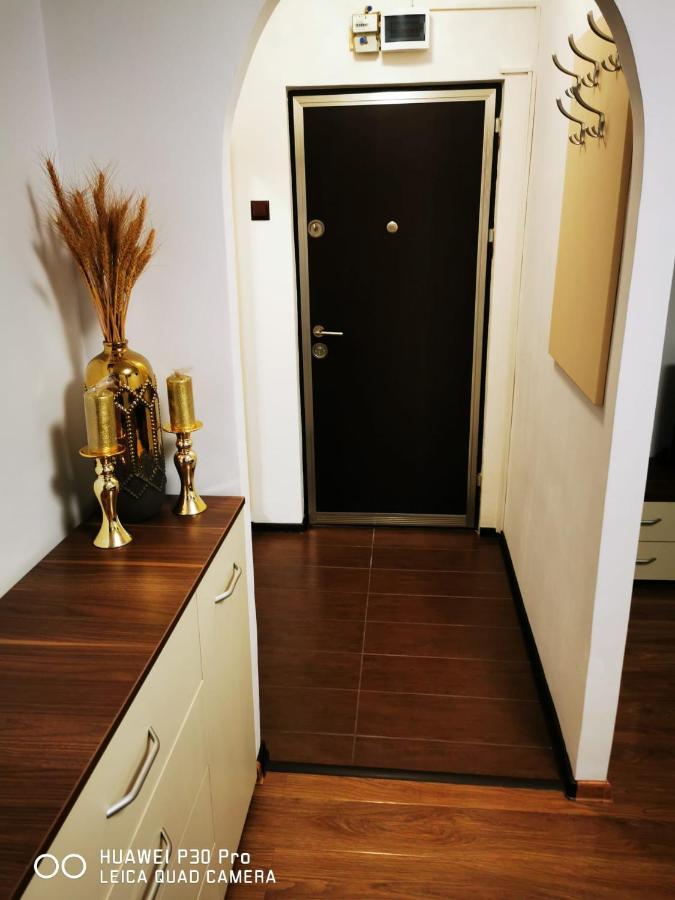 închiriez Garsoniera In Regim Hotelier Berceni-sun Plaza * Bukarest